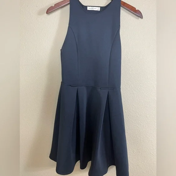 Abercrombie and Fitch A Line dress with flared skirt and cutout back siz… - Picture 1 of 6